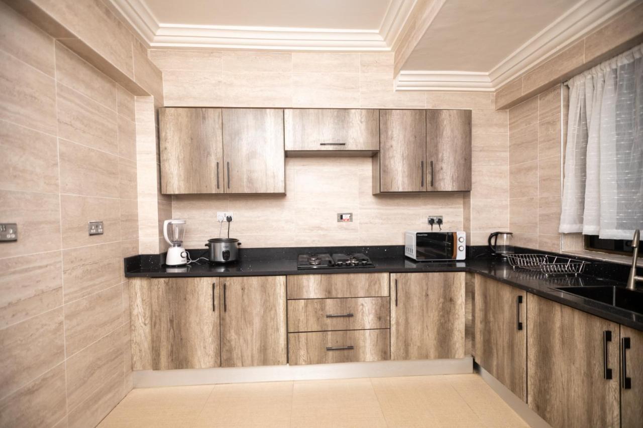 Washington Court Furnished Apartments Kwashieman Ngoại thất bức ảnh